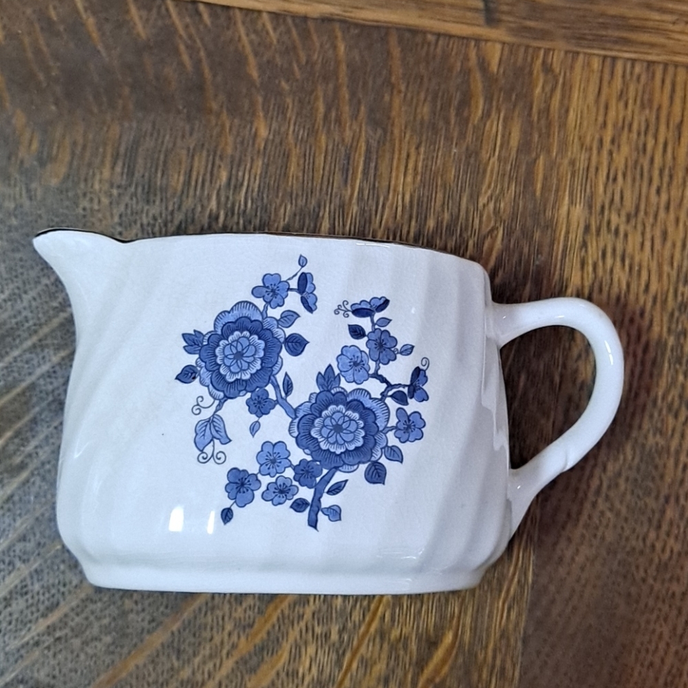 Enoch Wedgwood Tunstall Creamer